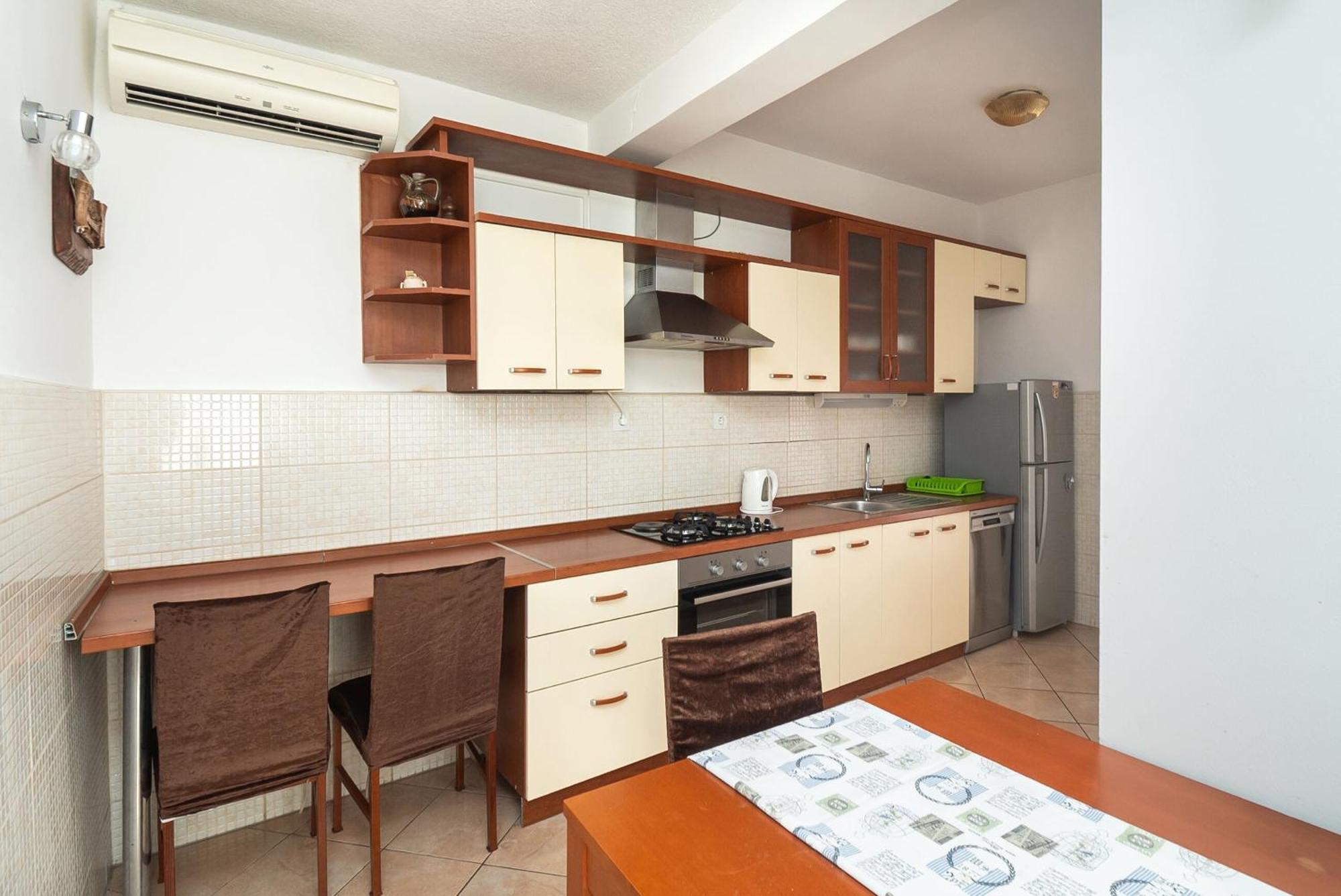 Apartments Polly Primosten Exterior photo