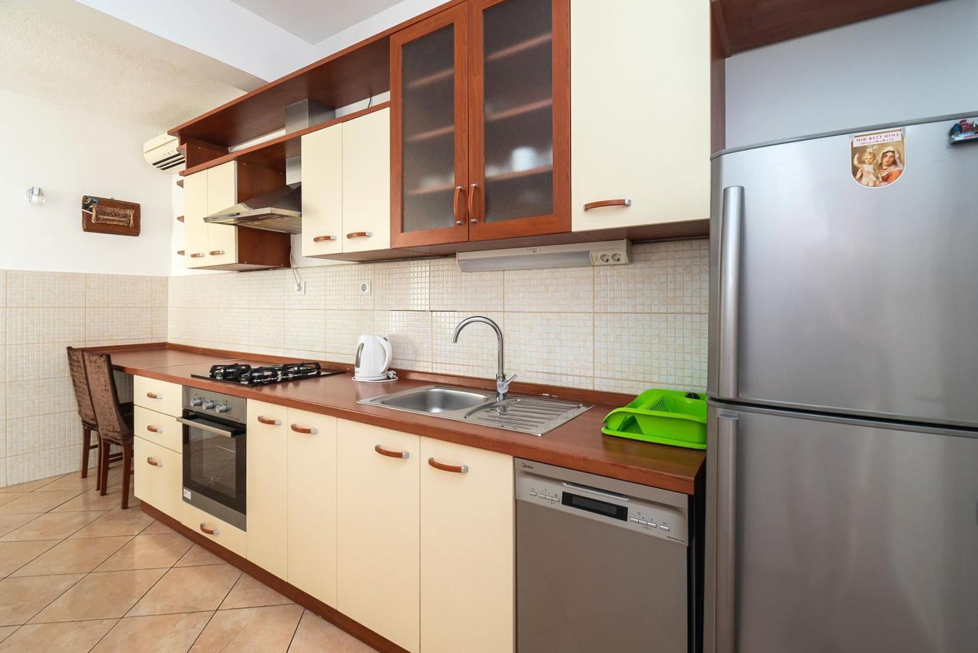 Apartments Polly Primosten Exterior photo