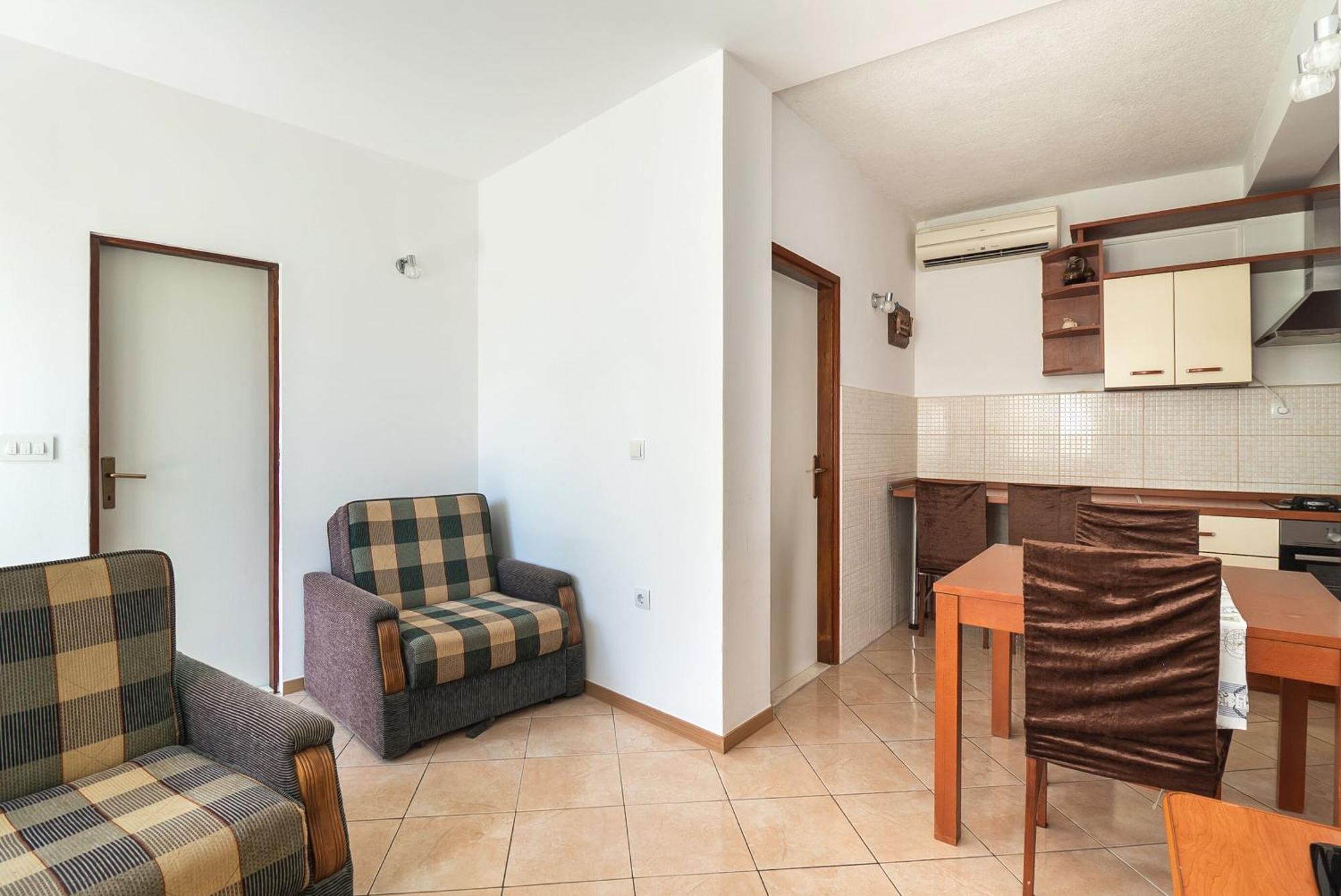 Apartments Polly Primosten Exterior photo